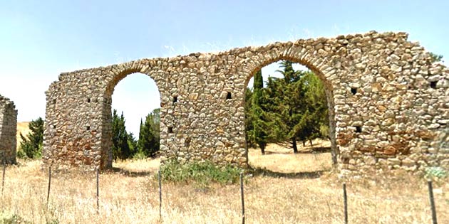 Roman Aqueduct in Petralia Soprana