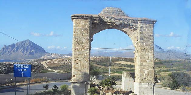 Arch of the Knight in Valderice
