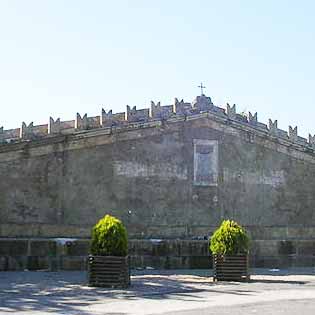 Drinker of the Holy Trinity in Geraci Siculo