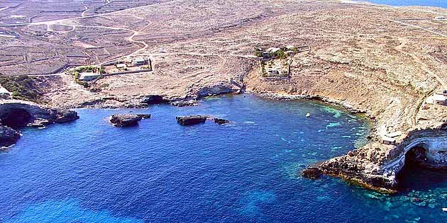 Cala Mare Morto a Lampedusa