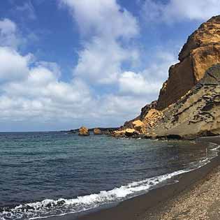 Cala Pozzolana in Linosa