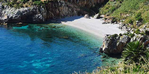 Cala Tonnarella dell'Uzzo in Riserva dello Zingaro