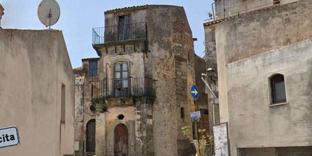 Crisafulli House in Forza D'Agrò