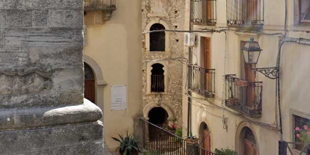 Fontana House in Novara di Sicilia
