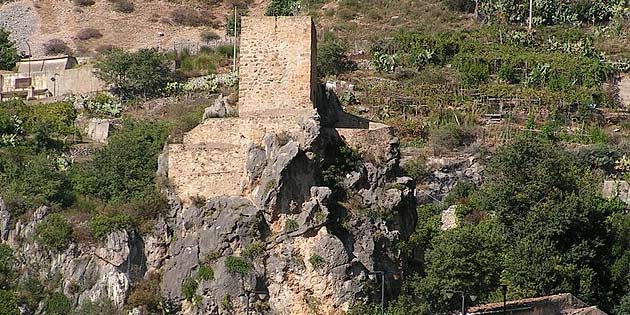 Castel Turio ad Alcara di Fusi