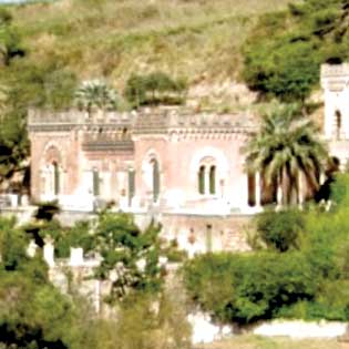 Castel Vinci of Castanea delle Furie
