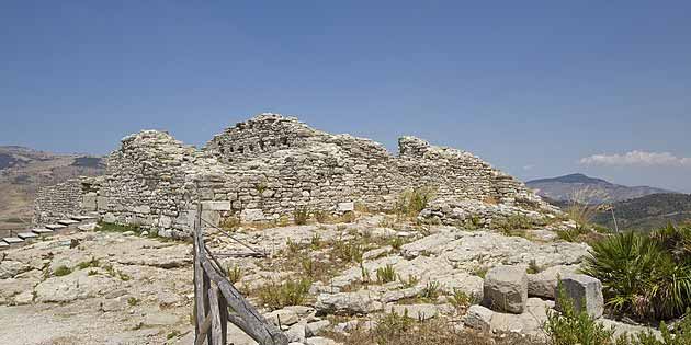 Calatabarbaro Castle in Segesta