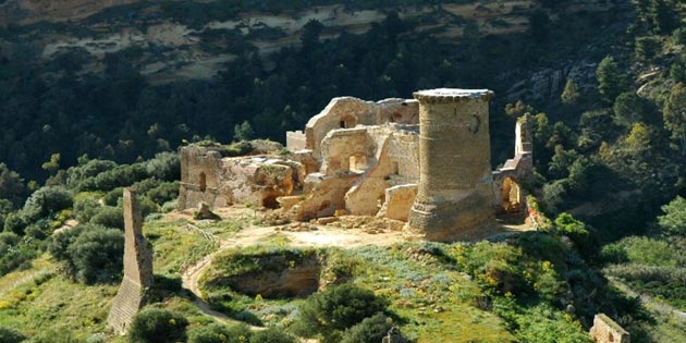 Poggiodiana Castle in Ribera