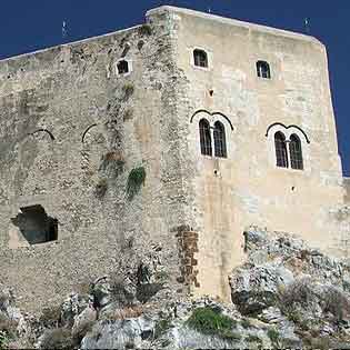 Rufo Ruffo Castle in Scaletta Superiore