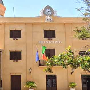 Circle of Civilians in Bisaquino
