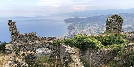 Città fantasma di Gioiosa Guardia