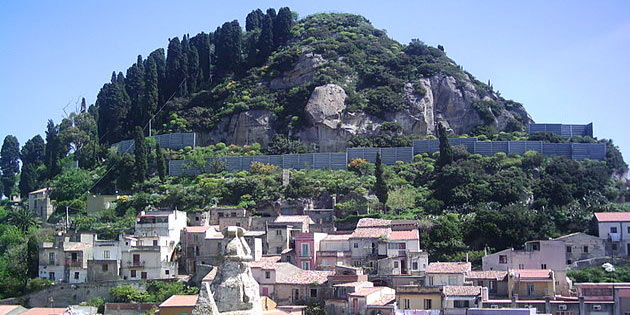 Immaculate hill in Monforte San Giorgio