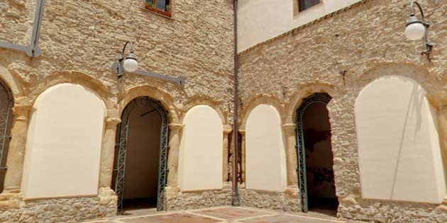 Cloister of the Augustinians in Regalbuto in Regalbuto
