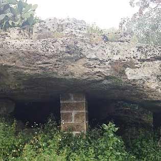 Dolmen di Avola