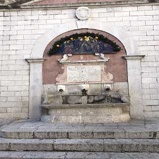 Kronjet Fountains in Piana degli Albanesi