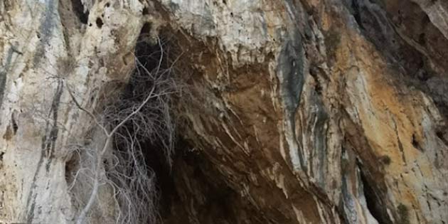 Cave of San Teodoro in Acquedolci
