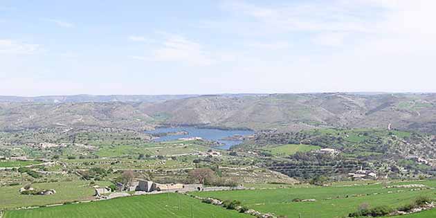 Santa Rosalia Lake