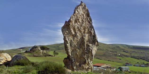 Menhir di pizzo della Madonna a Valledolmo