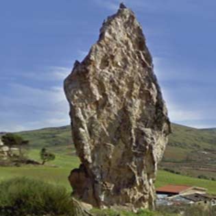 Menhir di pizzo della Madonna a Valledolmo