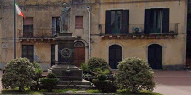 War memorial in Linguaglossa
