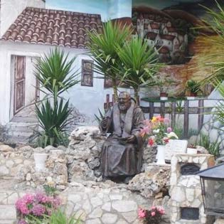 Monument to Padre Pio in Castrofilippo
