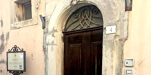 Museo del Ricamo a Chiaromonte Gulfi