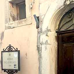 Museo del Ricamo a Chiaromonte Gulfi