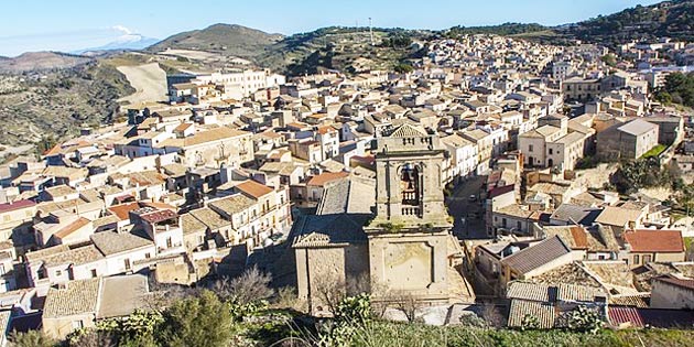 Necropolis of Fossa Quadara in Licodia Eubea