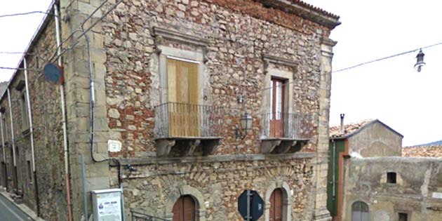 Baronial Palace in Floresta
