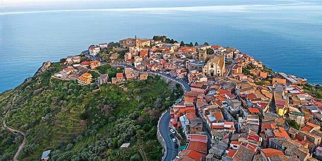 Mauro Palace in Forza D'Agrò
