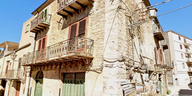Palazzo Sarzana a Corleone