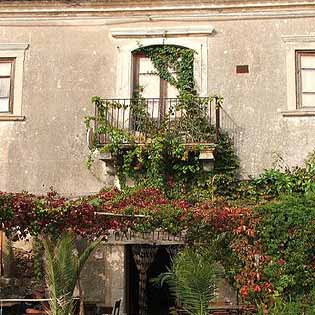 Trimarchi Palace and Vitelli Bar in Savoca