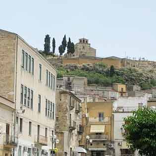 Piazza Branciforti a Leonforte