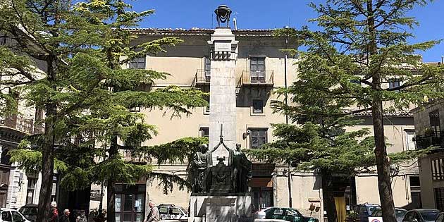 Piazza del Popolo in Petralia Soprana
