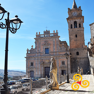 Piazza Duomo in Caccamo