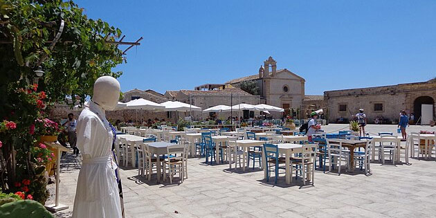 Piazza Regina Margherita a Marzamemi