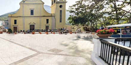 Piazza San Vincenzo a Stromboli