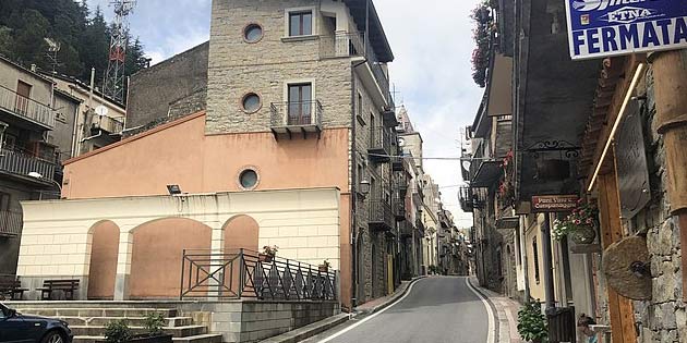 Umberto I square in Floresta