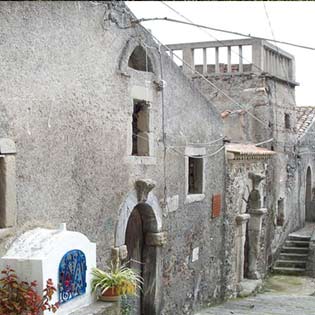 Piazza Vecchia a Casalvecchio Siculo