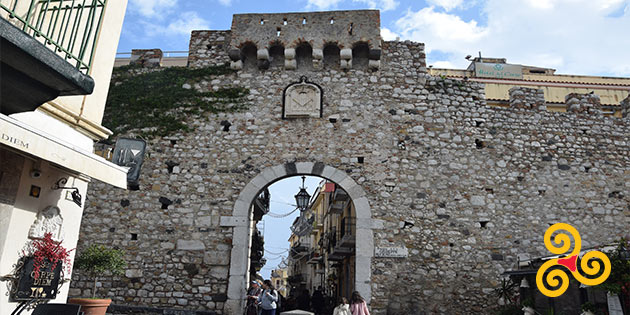 Porta Catania in Taormina