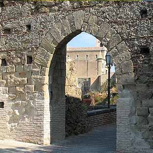 Savoca City gate