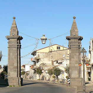 Porta San Fratello a Piedimonte Etneo