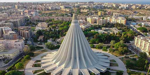 Santuario Madonna delle Lacrime a Siracusa