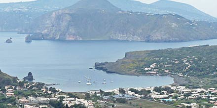 Spiaggia delle Acque Calde a Vulcano