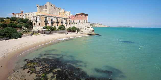 Spiaggia della Falconara a Butera