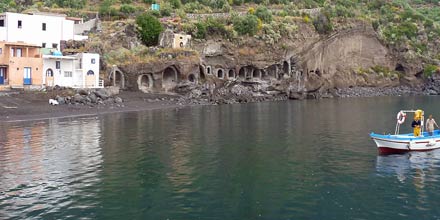 Spiaggia di Rinella a Salina