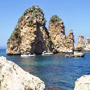 Spiaggia dei Faraglioni di Scopello