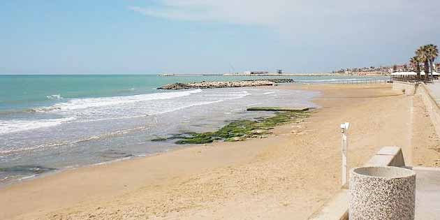 Marina di Ragusa Beach