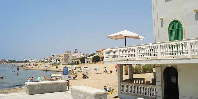 Punta Secca Beach