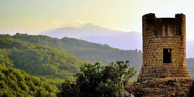 Cannizzu Tower in Castiglione di Sicilia